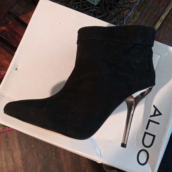 Boot/ Booties - Picture 1 of 4